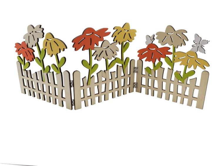 Holzzaun mit Blumen, bunt