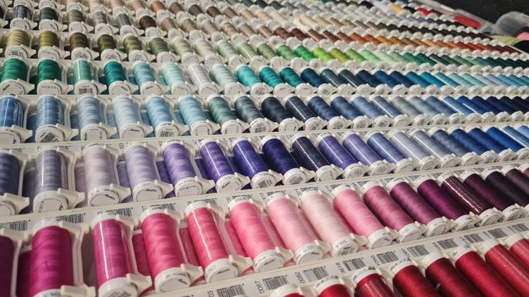 Mettler Seralon Fäden in div. Farben